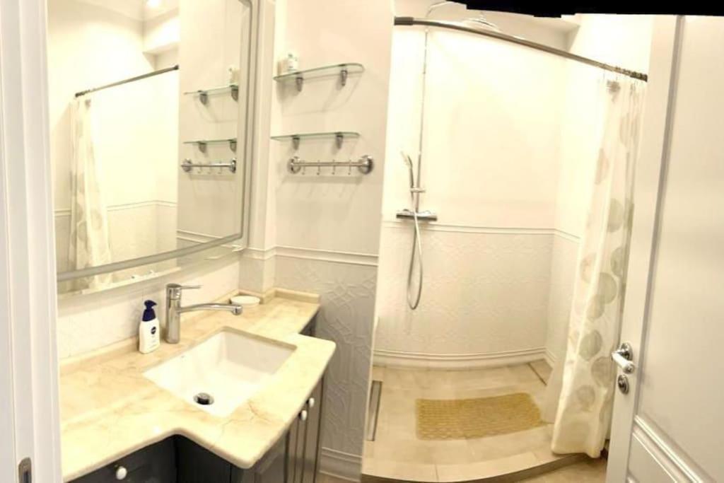 Very Large Apartment For Family! On Milestiu! Chisinau Exterior photo